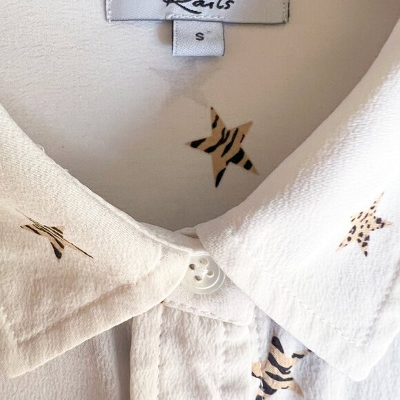 Rails 100% Silk Luxe Long Sleeve Button Down Kate Ivory Animal Stars Size Small - Picture 4 of 6